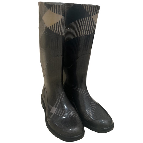 BURBERRY CHARCOAL Gray Wellington / NOVA CHECK Tall Rain Boots Size 37 Gorpcore - Picture 1 of 9